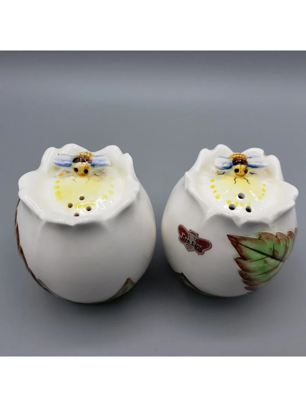Vintage Lefton Bee Line Salt & Pepper Shaker Set Bumble Bee Ceramic #1288 Japan